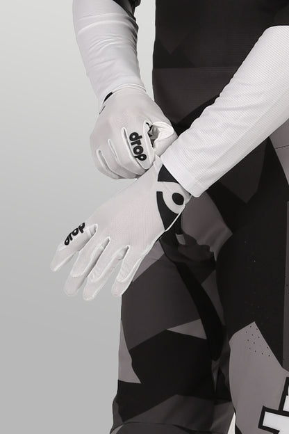 Alpha Camo White Gloves